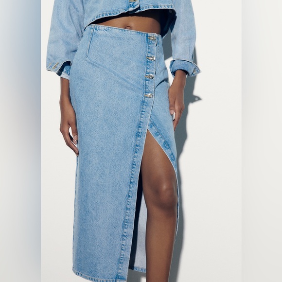 Zara side buttons denim skirt - Picture 1 of 8